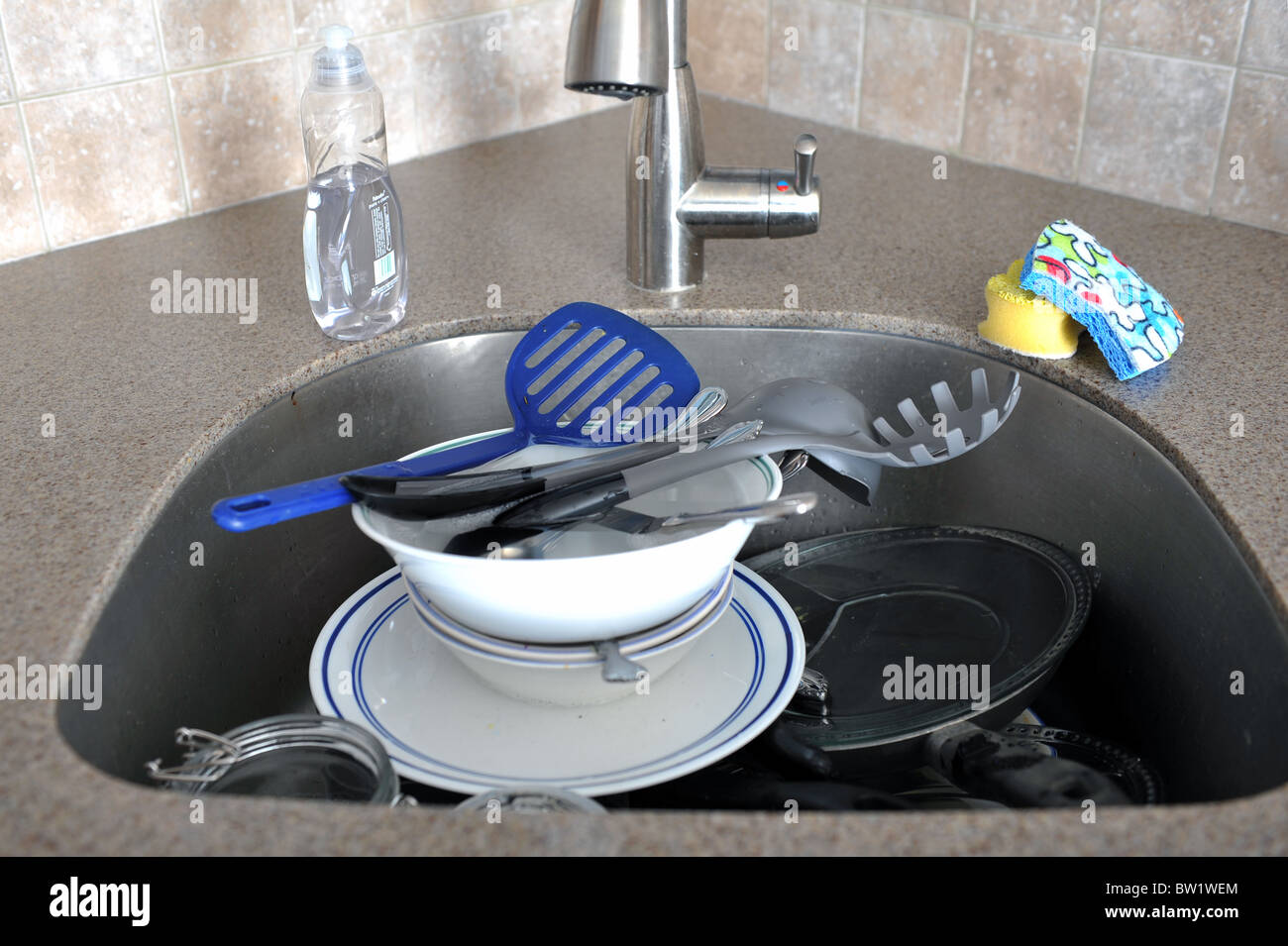 Sink Full Of Dirty Dishes High Resolution Stock Photography and Images
