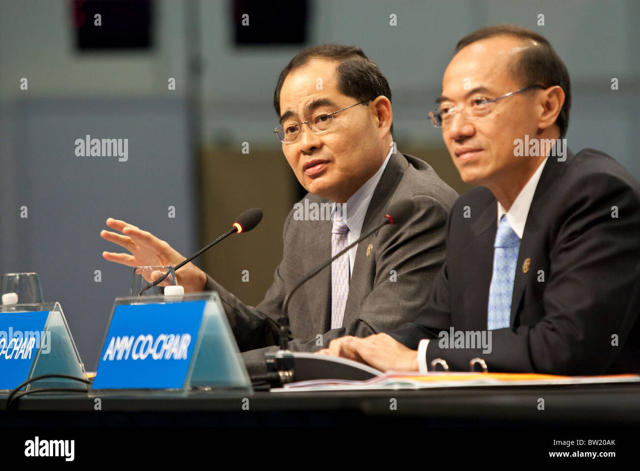 Lim Hng Kiang, Singapore's trade minister and George Yeo, Singapore's foreign minister Stock Photo