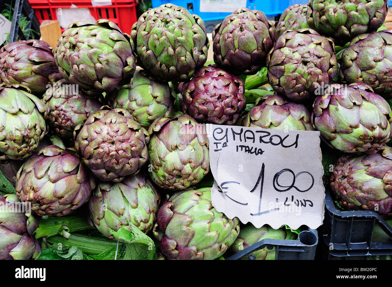 Carciofi rome hi-res stock photography and images - Alamy