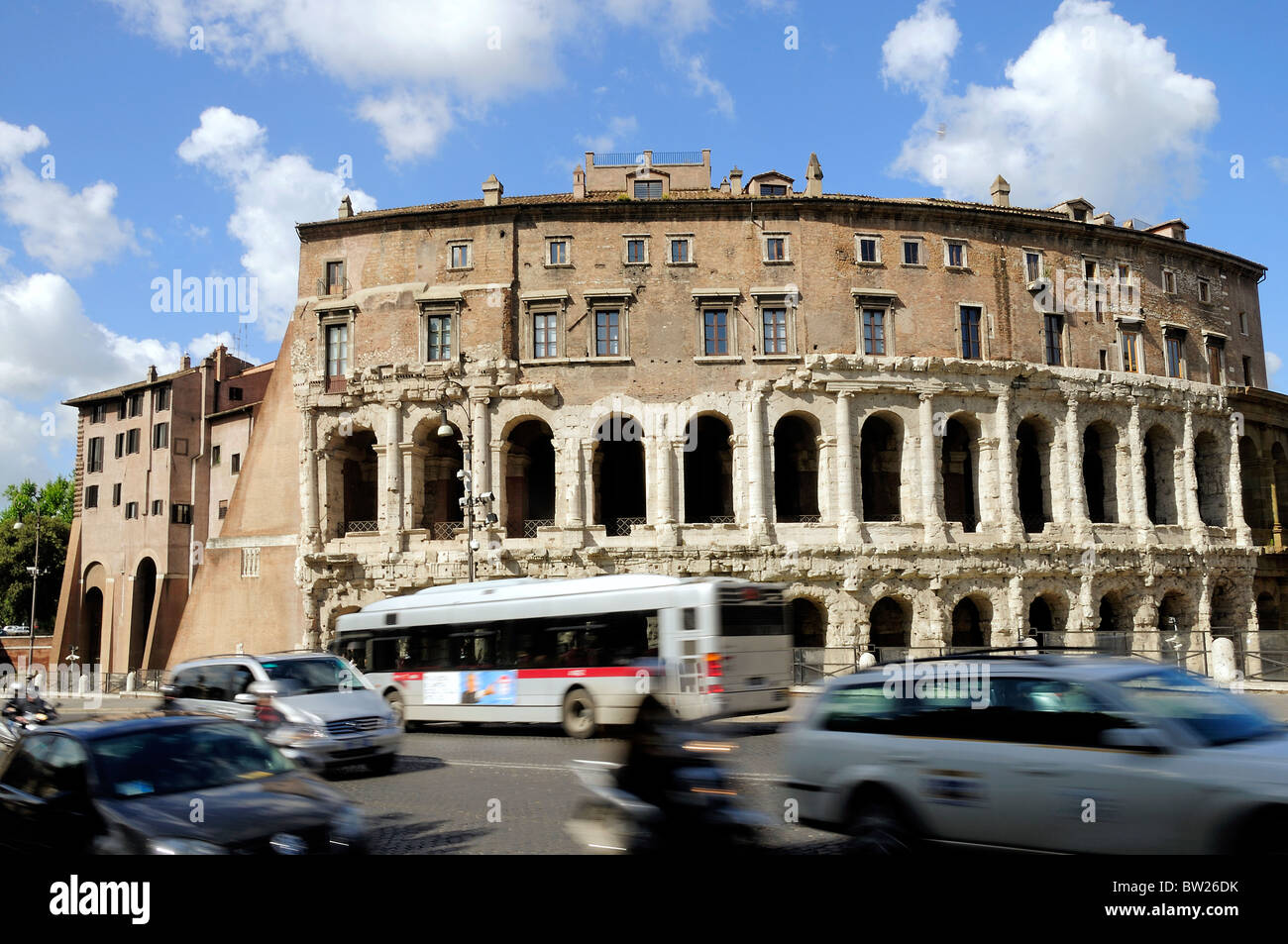 Teatro di Marcello with traffic passing Stock Photo