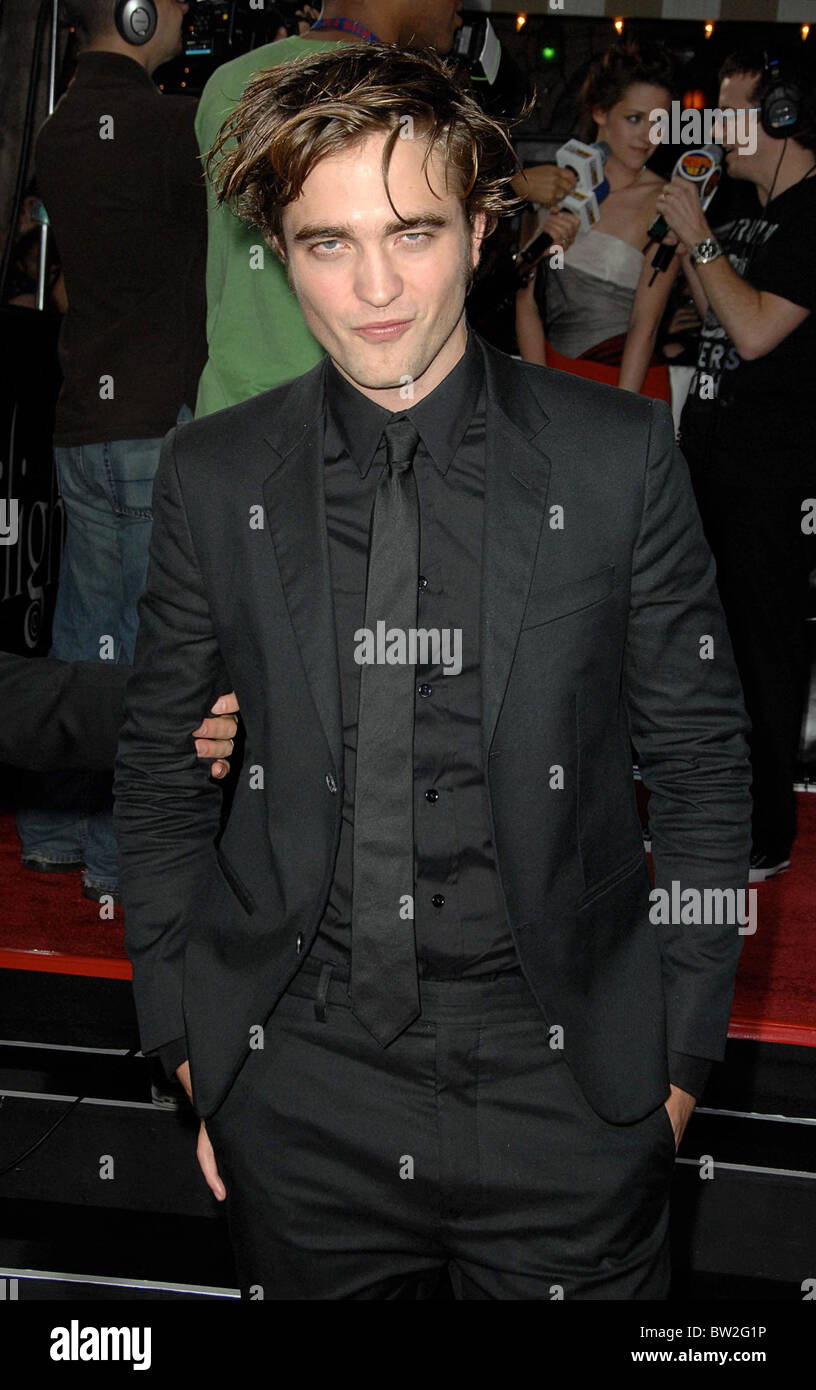 Robert pattinson twilight 2008 hi-res stock photography and images - Alamy