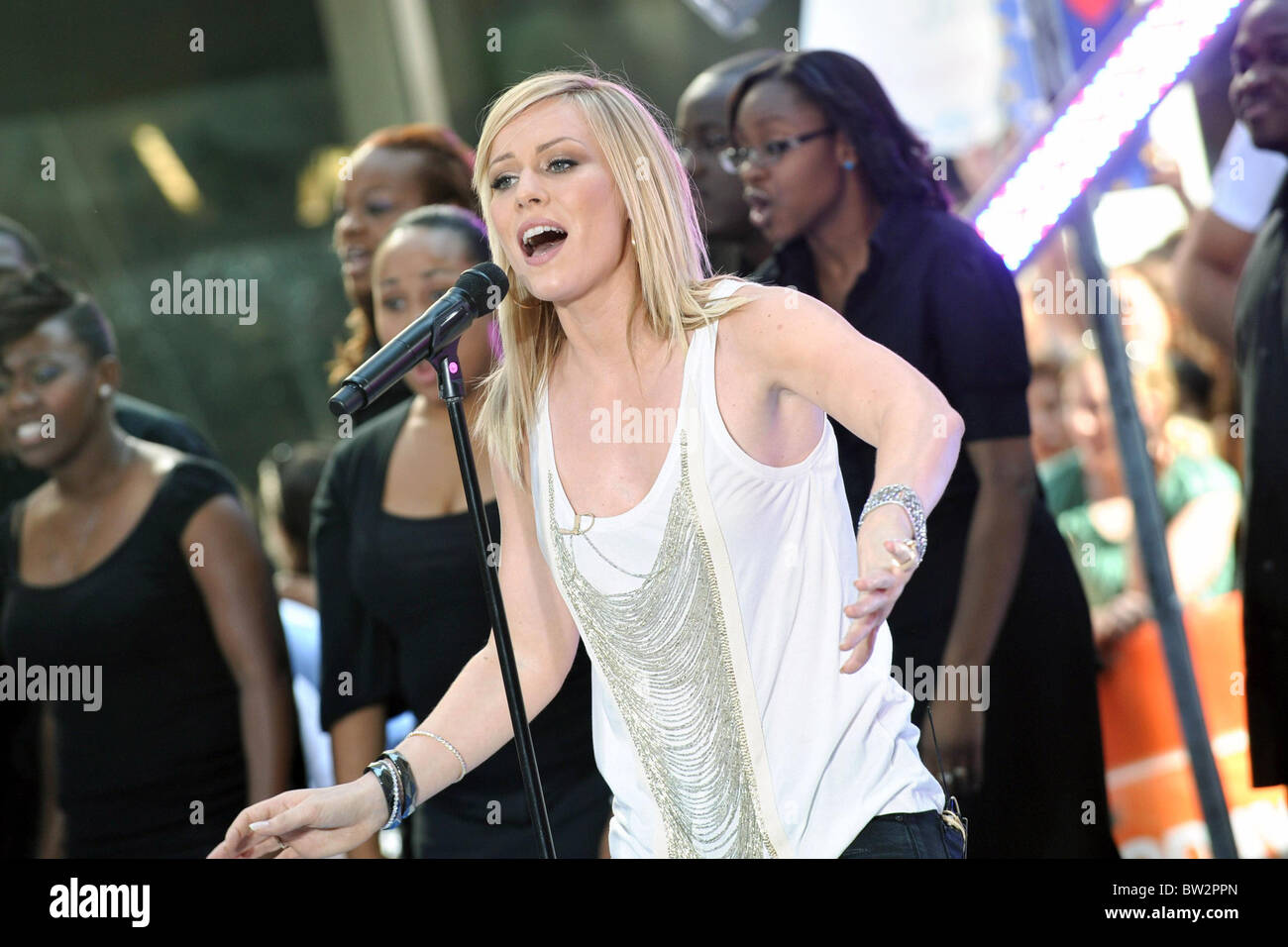 Natasha Bedingfield in Concert on NBC Today Show Stock Photo Alamy