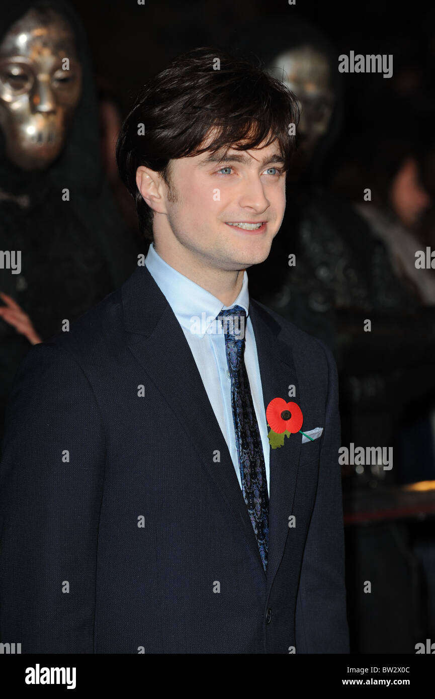 DANIEL RADCLIFFE HARRY POTTER AND THE DEATHLY HALLOWS - PART 1 - FILM PREMIERE LEICESTER SQUARE LONDON ENGLAND 11 November 201 Stock Photo