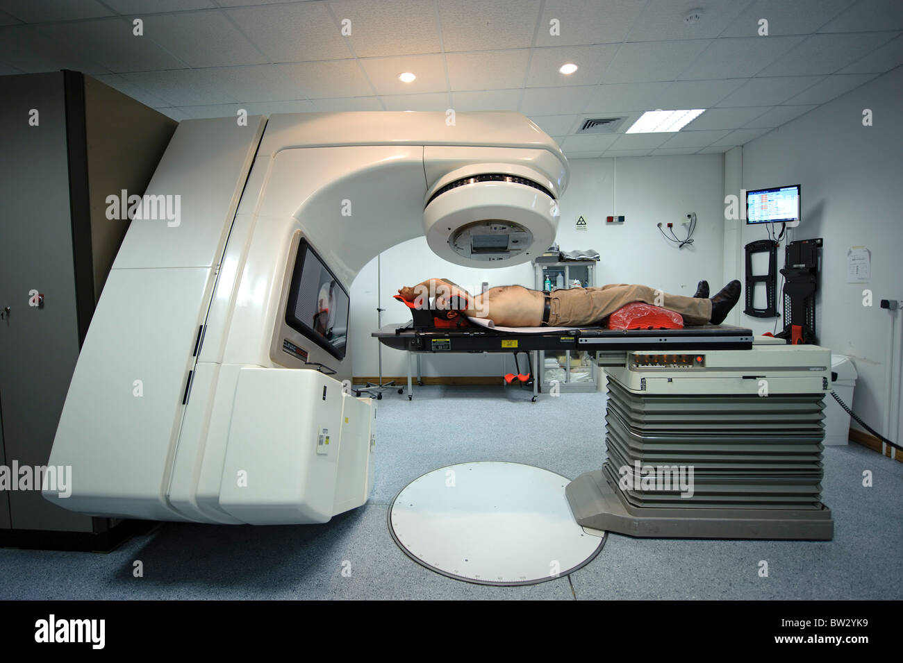 Radiotherapy treatment linear electron accelerator CLINAC 2100C/D