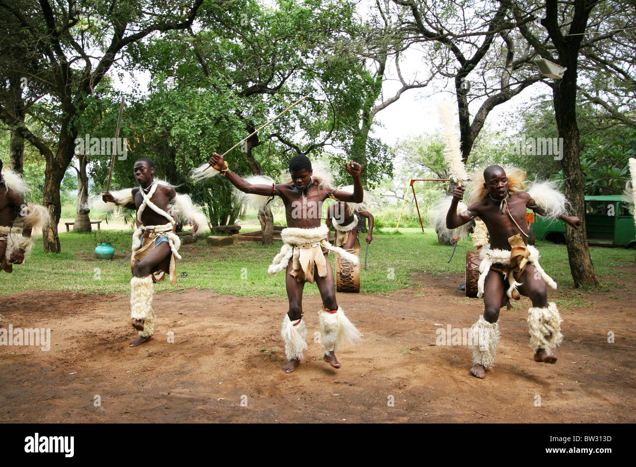 Zulu Cultural Village - Stick fighting and the high-kicking