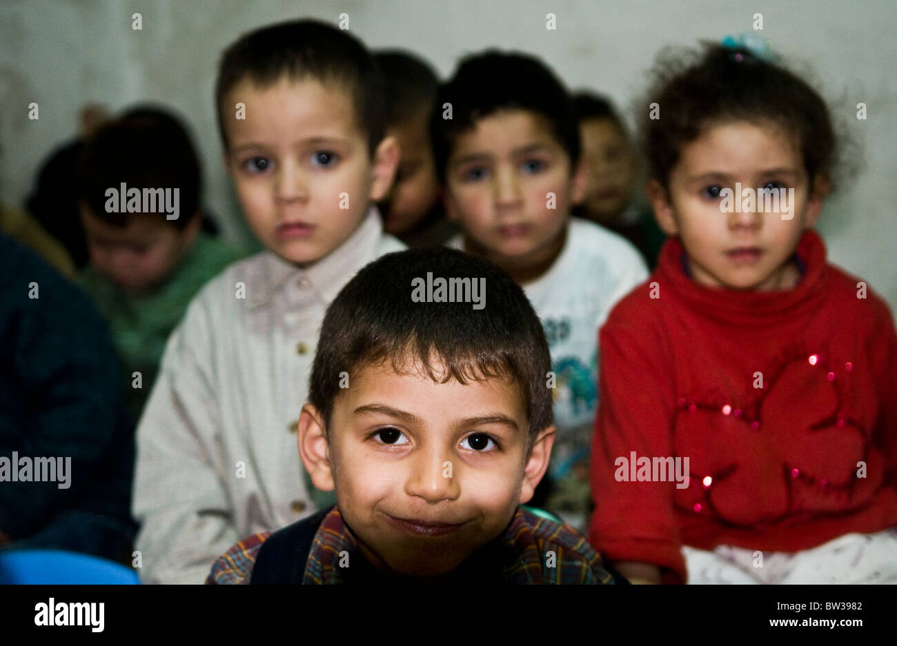 Crowded classroom africa hi-res stock photography and images - Alamy