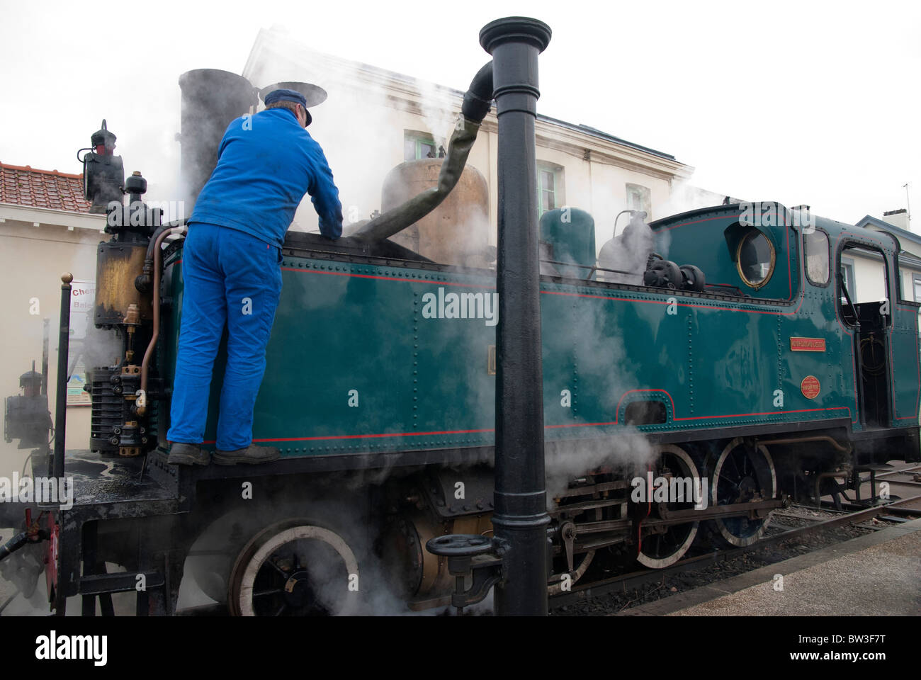 Charbon vapeur hires stock photography and images Alamy