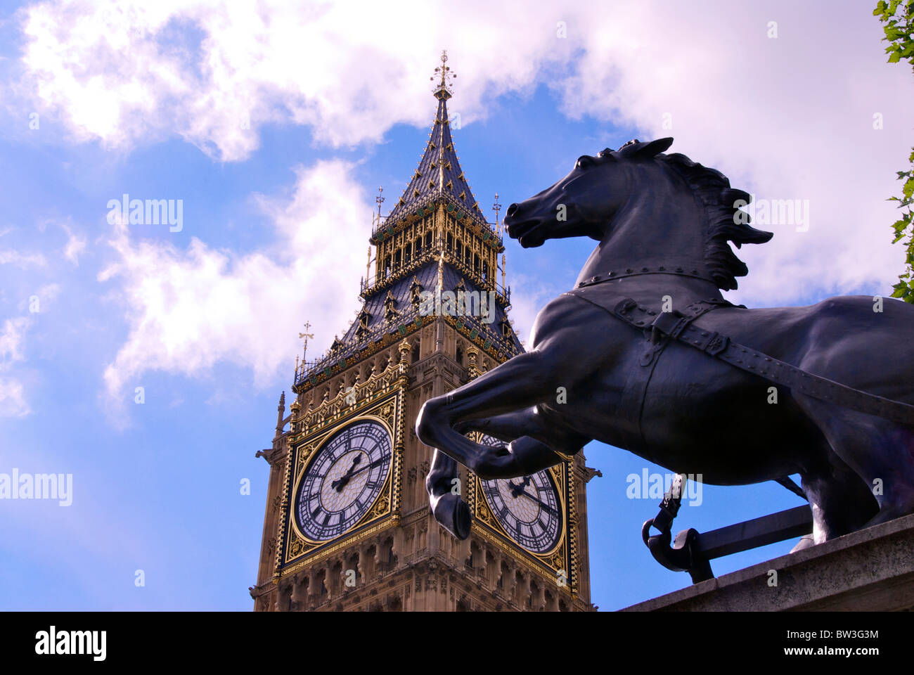 Horse statue big ben hi-res stock photography and images - Alamy
