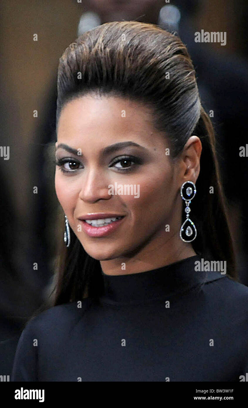 Today Show Concert with Beyonce on NBC Stock Photo - Alamy