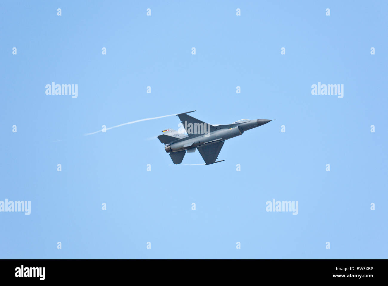 The F-16 Fighting Falcon 'Viper' jet performing in air show at NAS Jacksonville, Florida Stock Photo