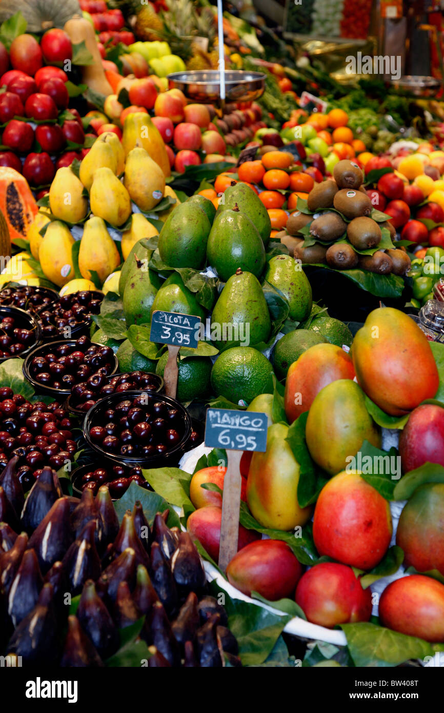 Mango barcelona hi-res stock photography and images - Alamy