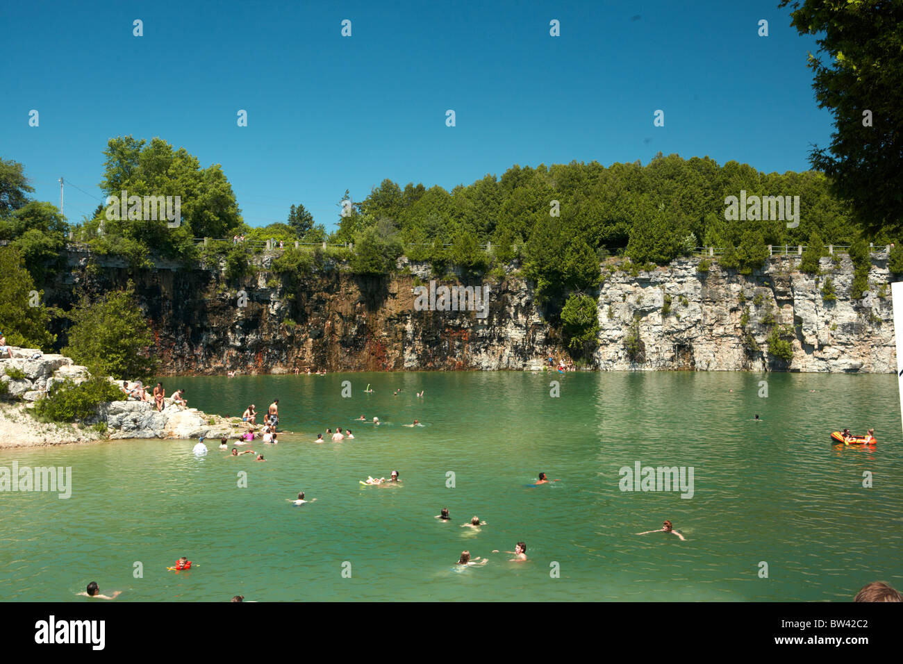 The Flooded Gold Diggings quarry on Bodmin Moor Stock Photo - Alamy