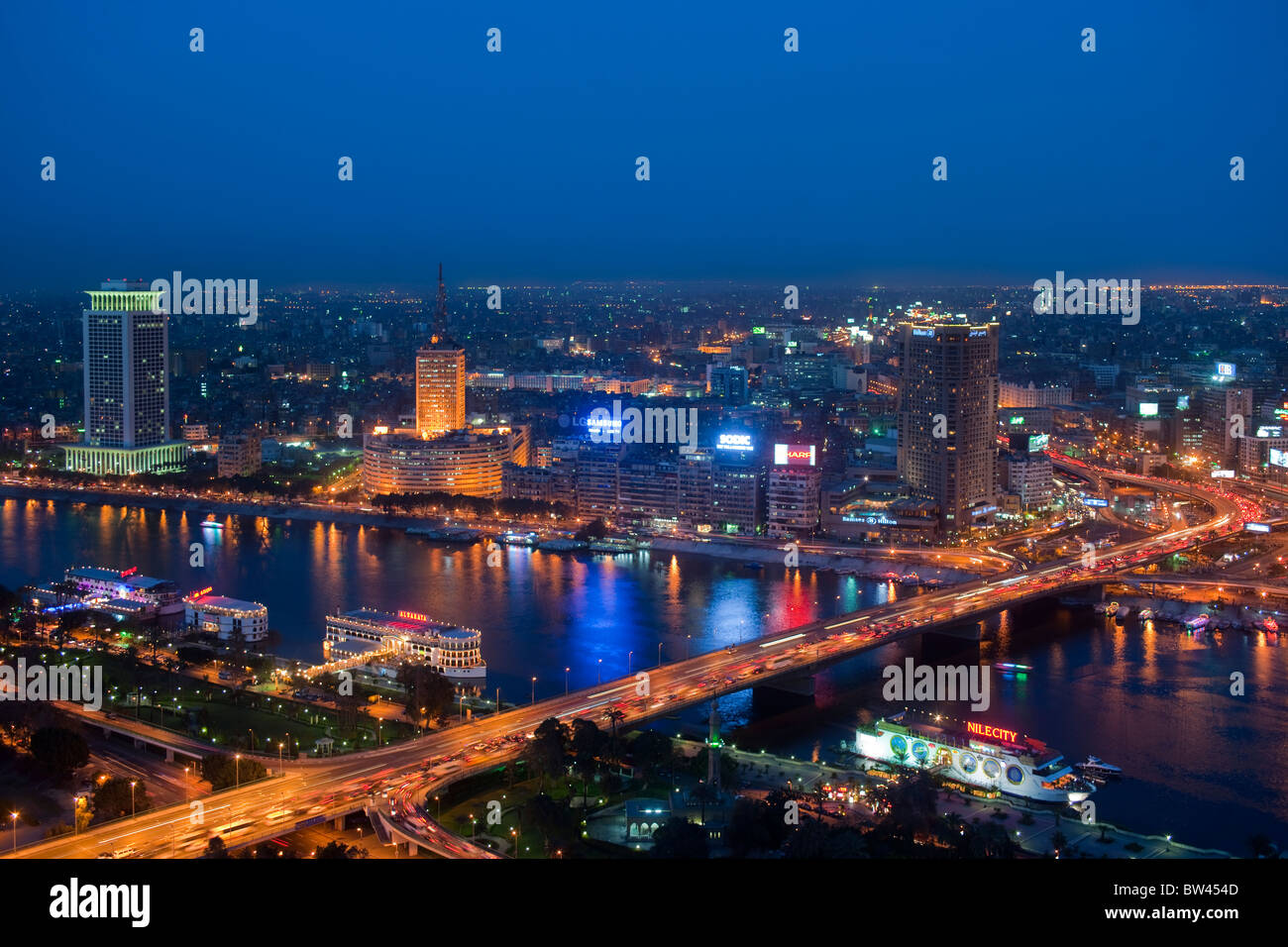 6th october bridge at night hi-res stock photography and images - Alamy