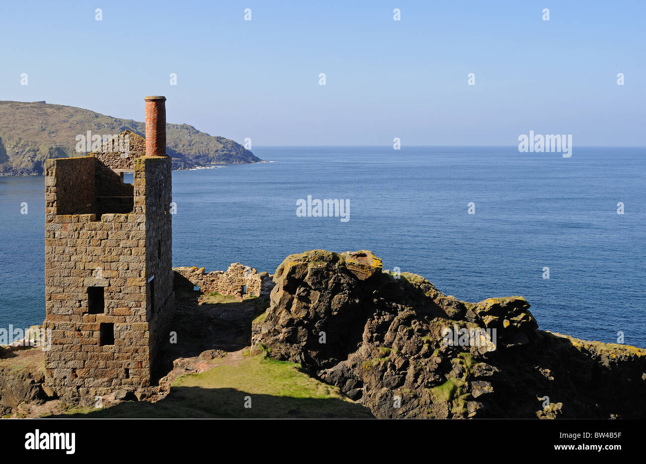 an old engine house at botallack crowns tin mine, cornwall, uk Stock Photo