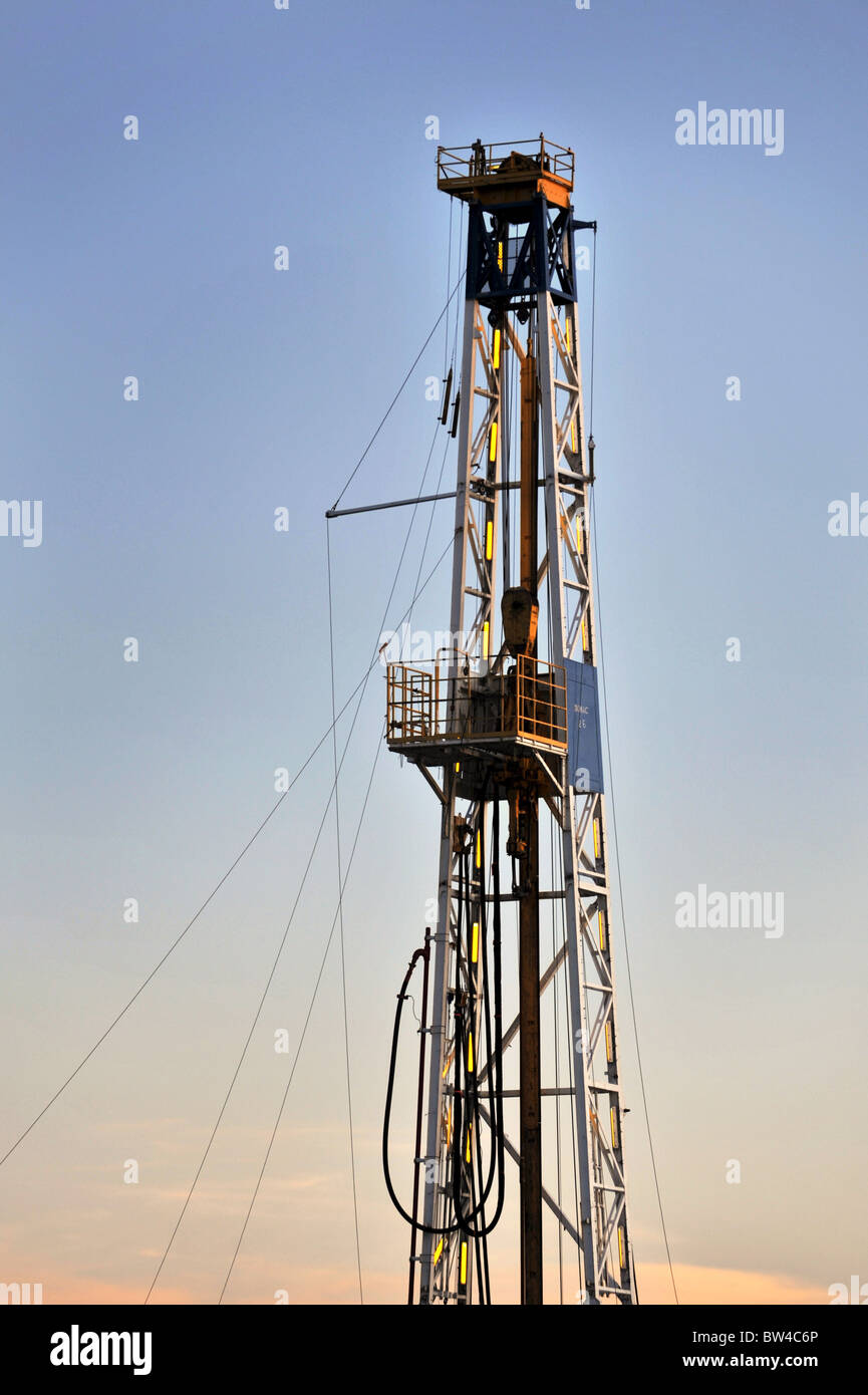 Texas oil rig hi-res stock photography and images - Alamy