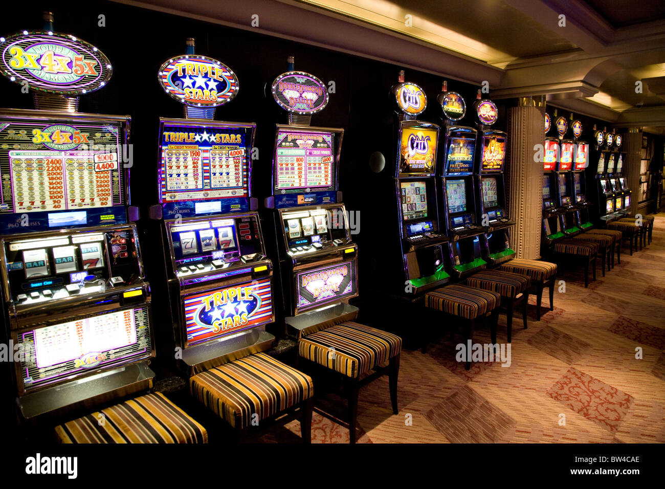 Cruise ship casino hi-res stock photography and images - Alamy