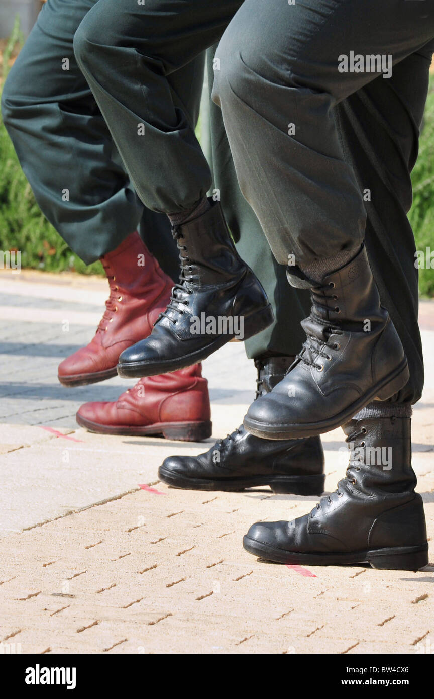 tie boots military style
