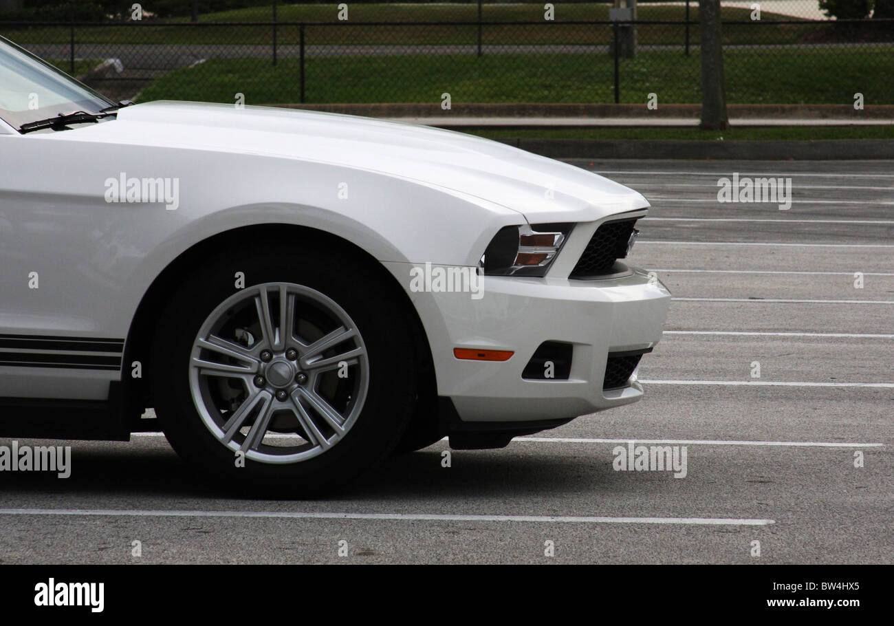 Sports car side view hi-res stock photography and images - Alamy