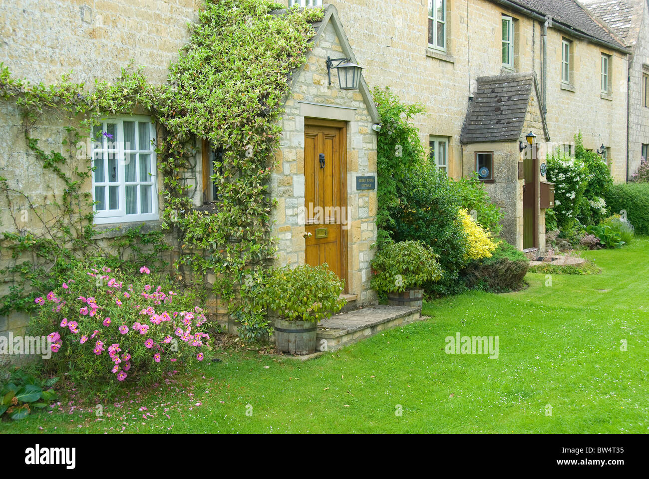 Row of houses, Broad Campden, Cotswolds, Gloucestershire, England, UK Stock Photo