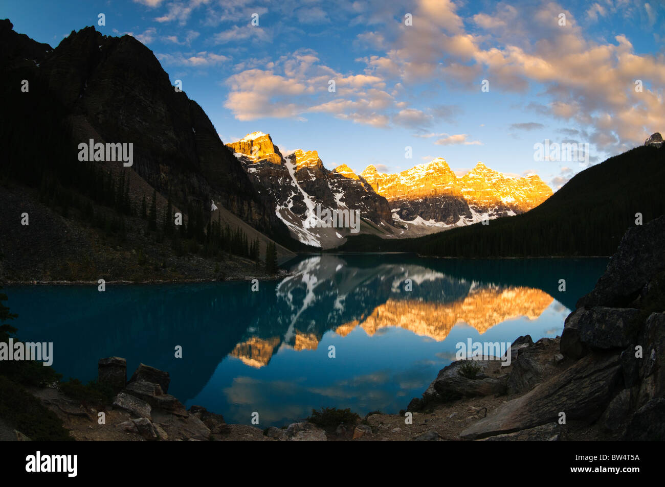 Moraine Lake at sunrise Stock Photo - Alamy