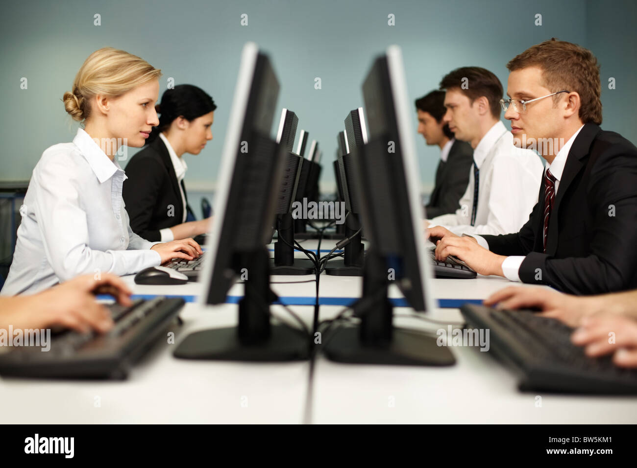 Smart people computer hi-res stock photography and images - Alamy