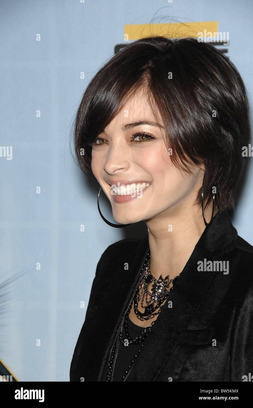 Kristin kreuk video game awards hi-res stock photography and images - Alamy