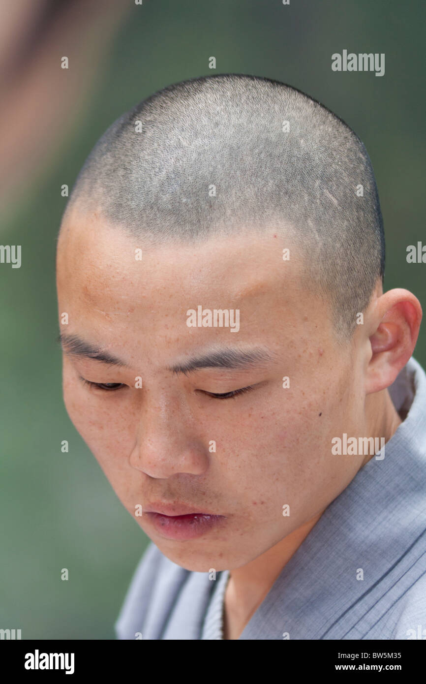 Shaolin monk china hi-res stock photography and images - Alamy