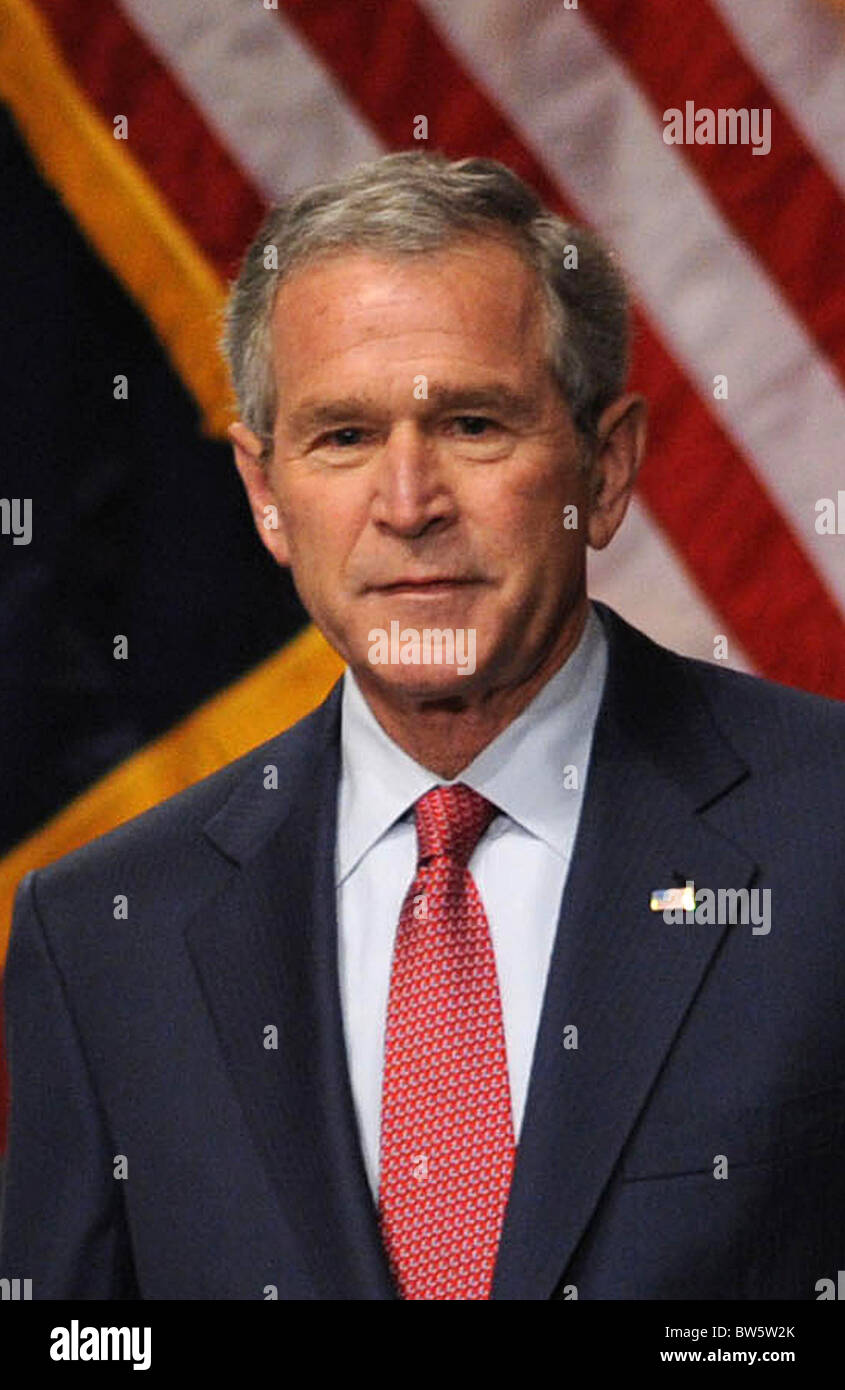 US President George W. Bush Speaks to the Economic Club of New York Stock Photo