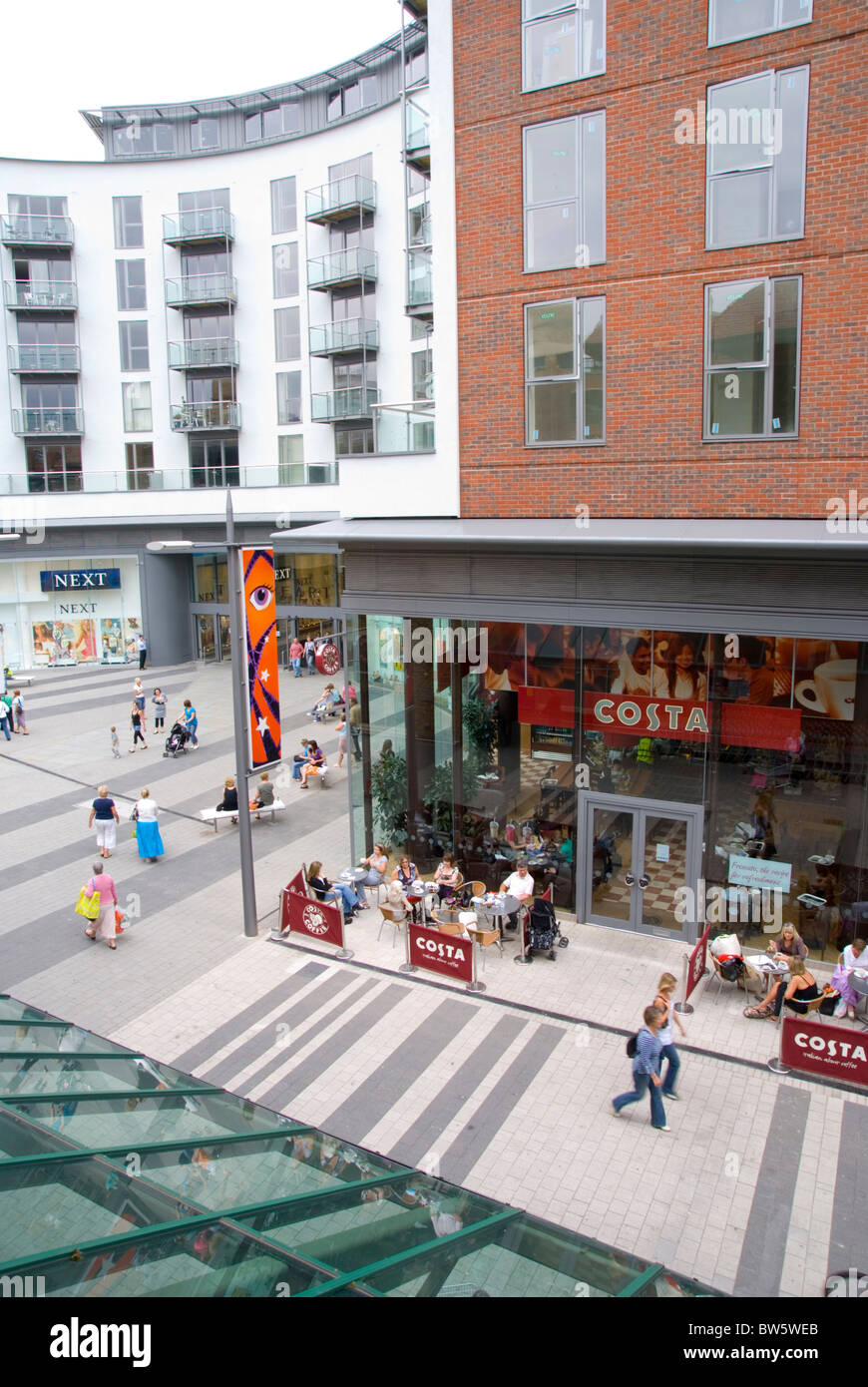 Walton on thames shops hires stock photography and images Alamy