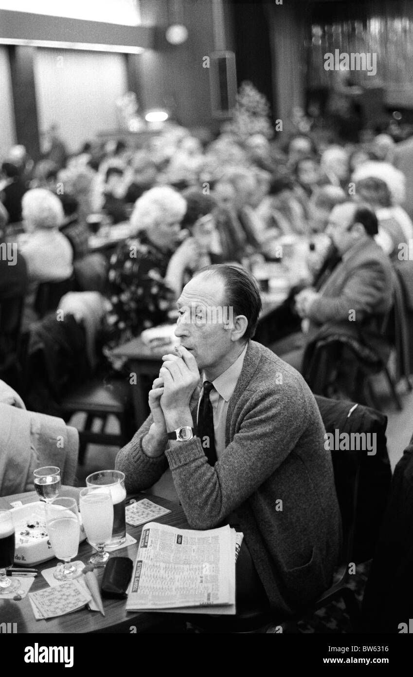 Man cigarette 80s Black and White Stock Photos & Images