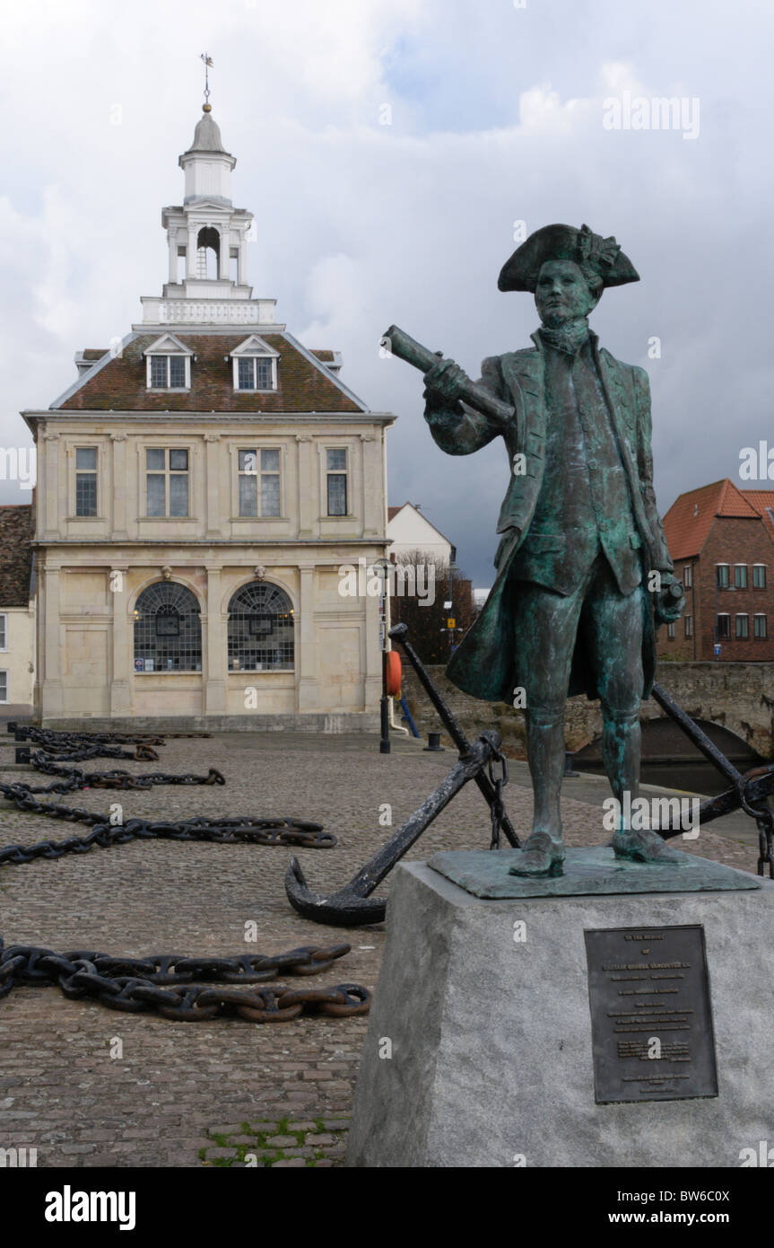 A statue of Captain George Vancouver with the Customs House in the ...