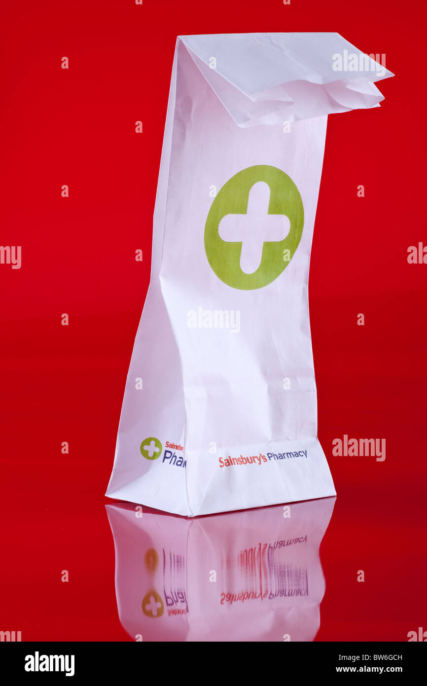 Green paper carrier bag hires stock photography and images Alamy