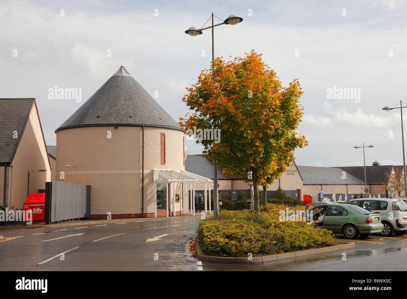 Outlet village hires stock photography and images Alamy
