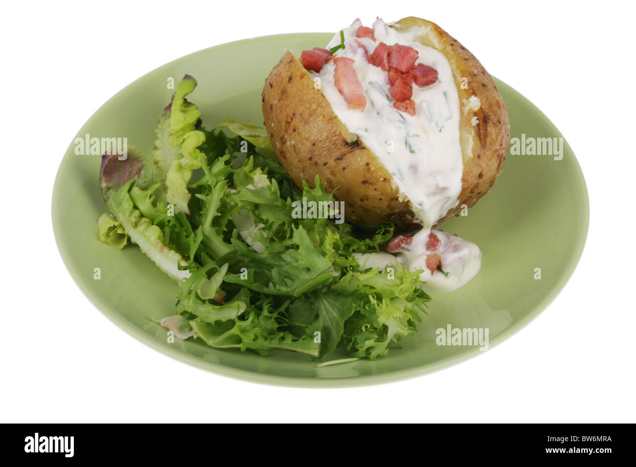 https://c8.alamy.com/comp/BW6MRA/jacket-potato-with-bacon-bits-and-sour-cream-BW6MRA.jpg