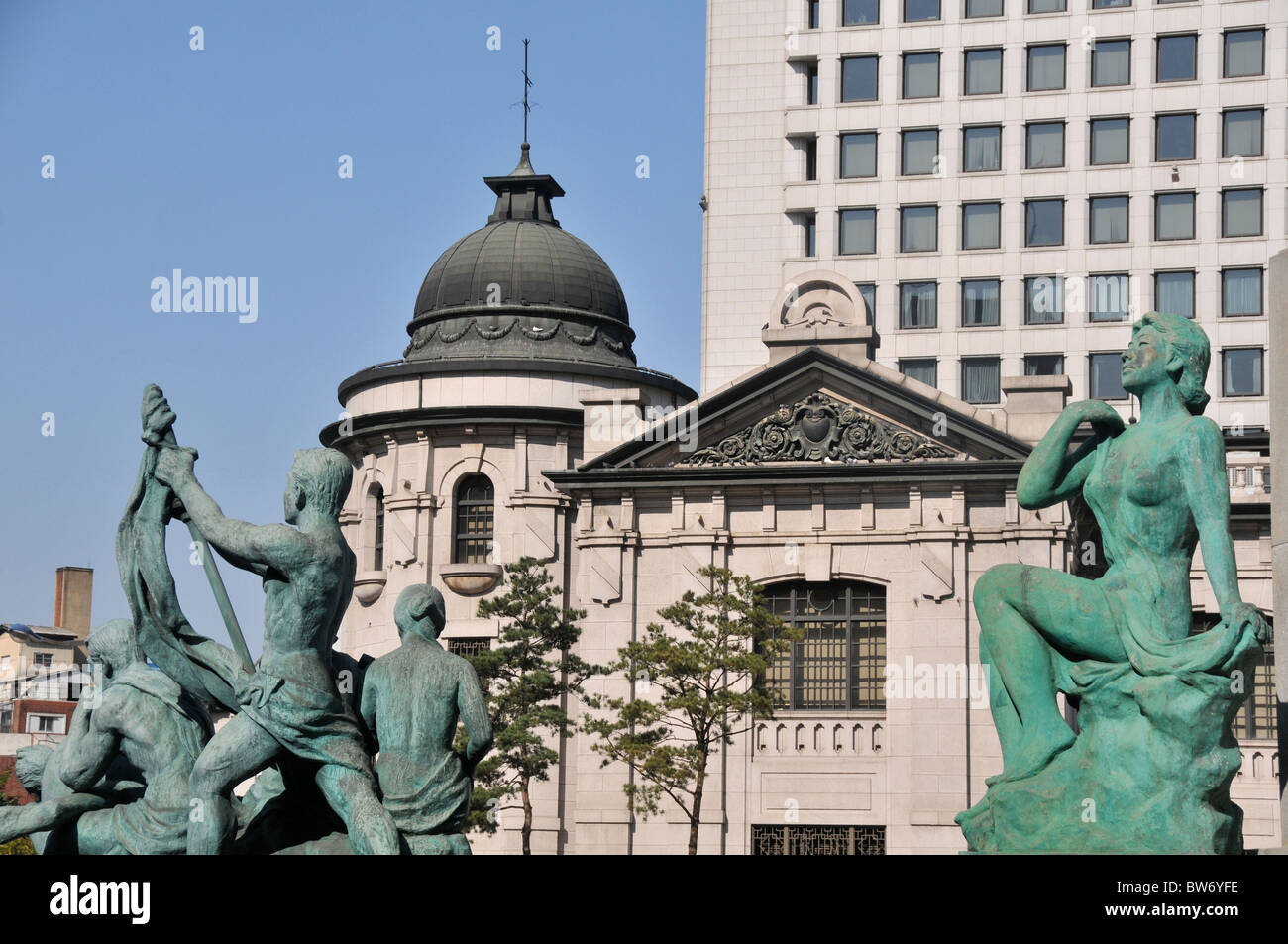 Independance monument and The Bank of Korea, Seoul, South Korea Stock Photo