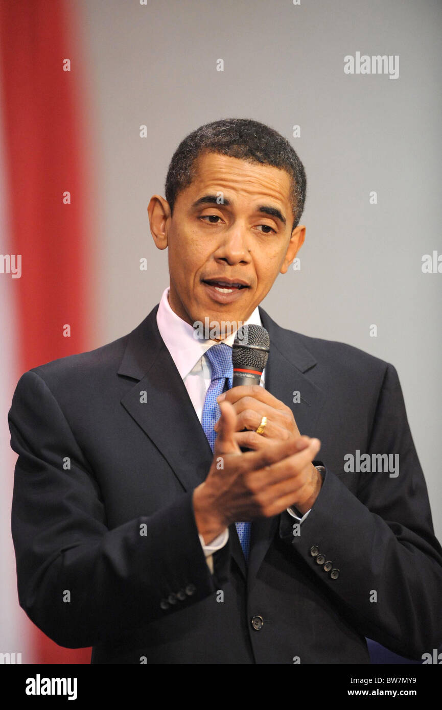 Barack Obama Road to Change Campaign Bus Tour Stock Photo - Alamy