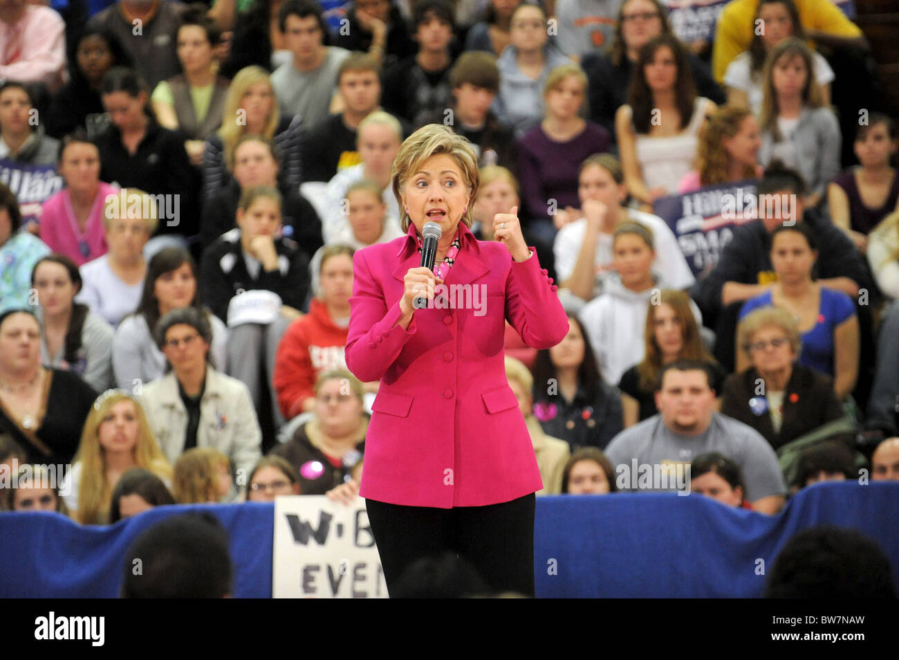 Hillary Clinton Town Hall Meeting Stock Photo Alamy