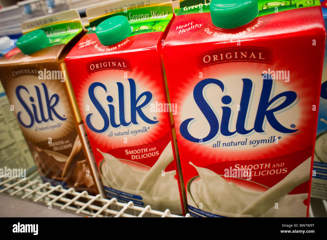 https://c8.alamy.com/comp/BW7W9T/silk-brand-soy-milk-is-seen-in-a-supermarket-refrigerator-case-in-BW7W9T.jpg
