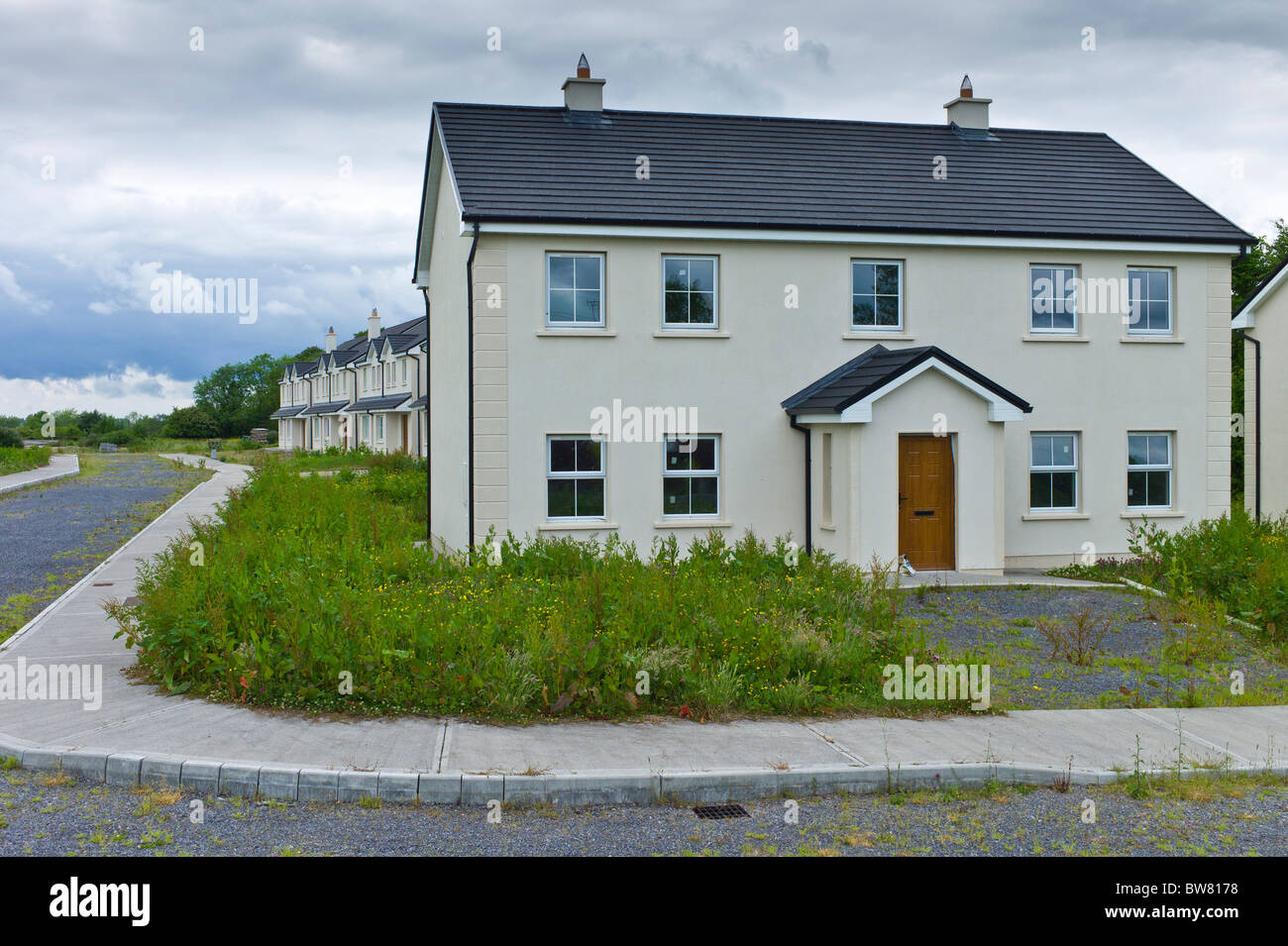 Houses for sale at special offer prices on new housing development Newtown Manor at, Ballindine, County Mayo, Ireland Stock Photo