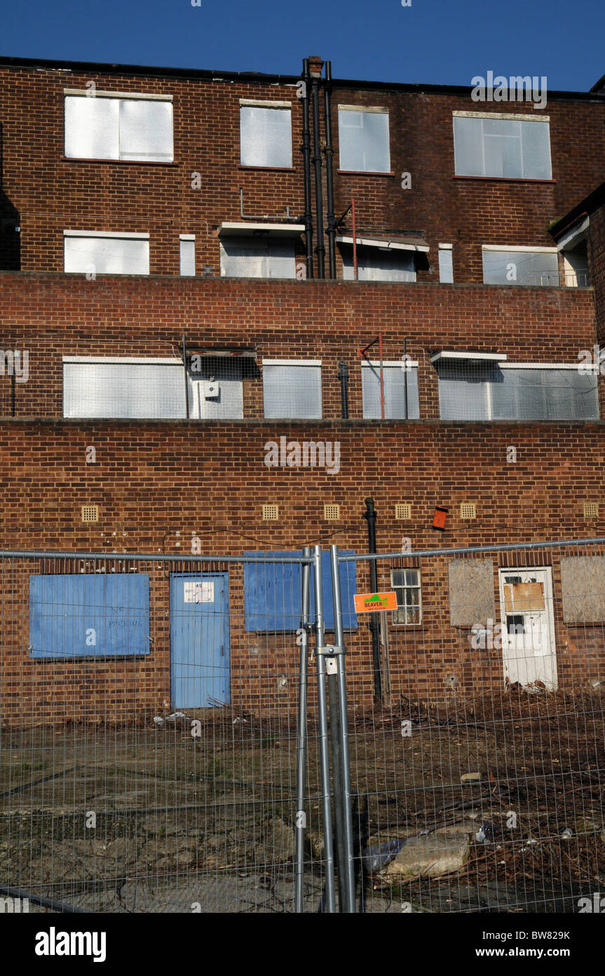 UK SOCIAL HOUSING AND BUSINESSES CLOSED DOWN DUE TO RECESSION IN BARKING LONDON Stock Photo Alamy