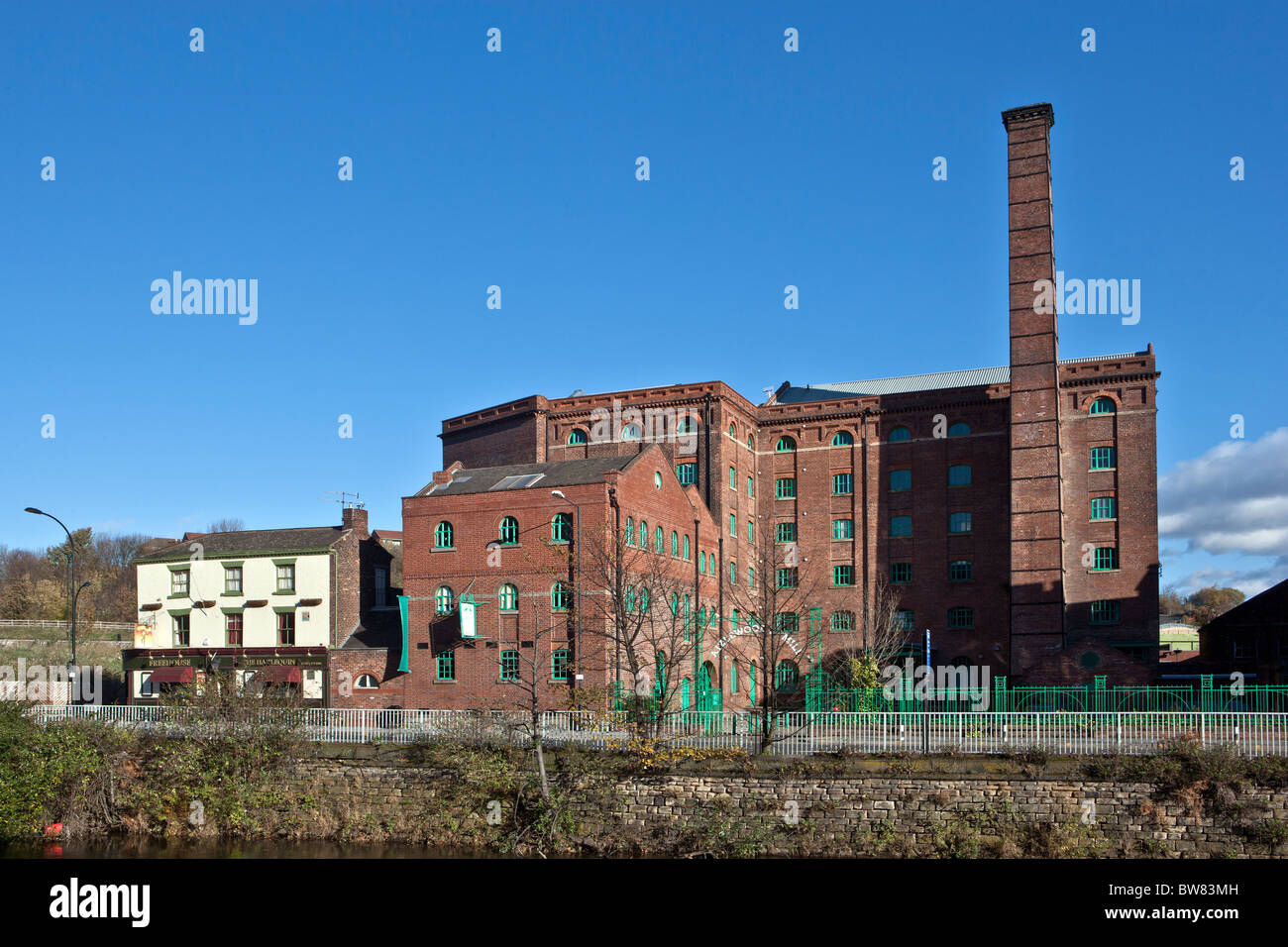 Aizlewoods Mill and Harlequin Pub, Nursery Street, Sheffield Stock Photo