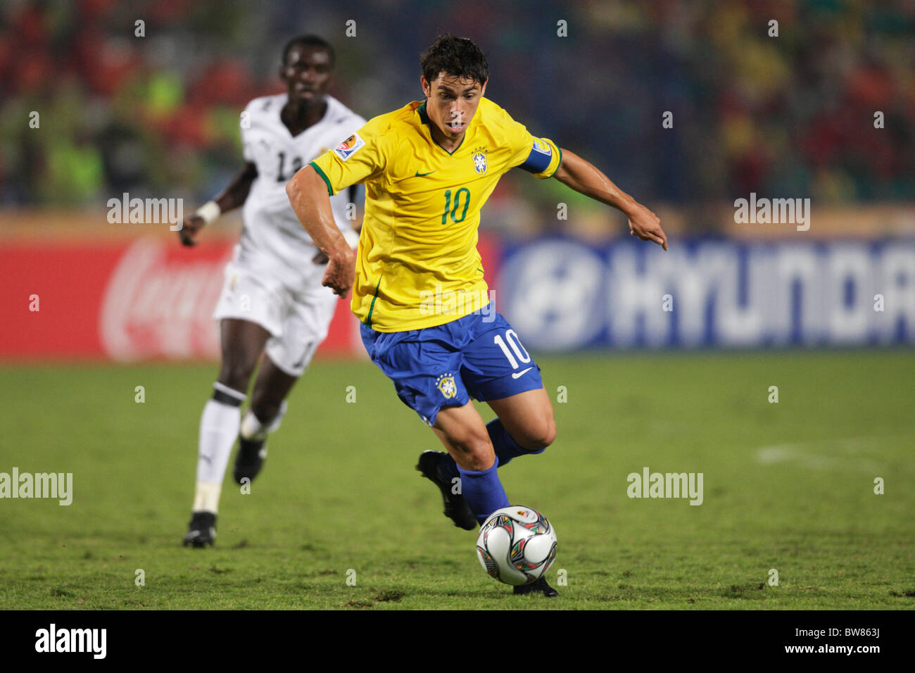 Giuliano of Brazil controls the ball during the FIFA U-20 World Cup final against Ghana October 16, 2009 Stock Photo