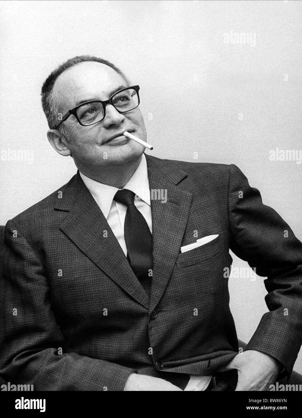 DINO DE LAURENTIIS PRODUCER (1970 Stock Photo Alamy