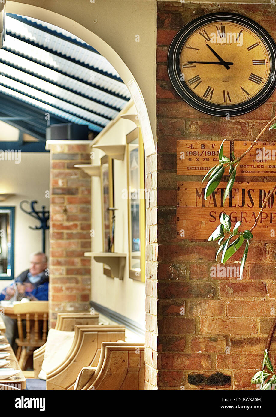 Mulberrys Restaurant Clock Stock Photo Alamy