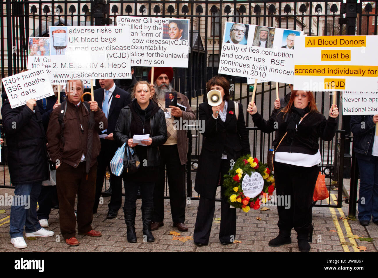 Protest outside Downing Street to call for justice for people who have died of Creutzfeldt-Jakob disease Stock Photo