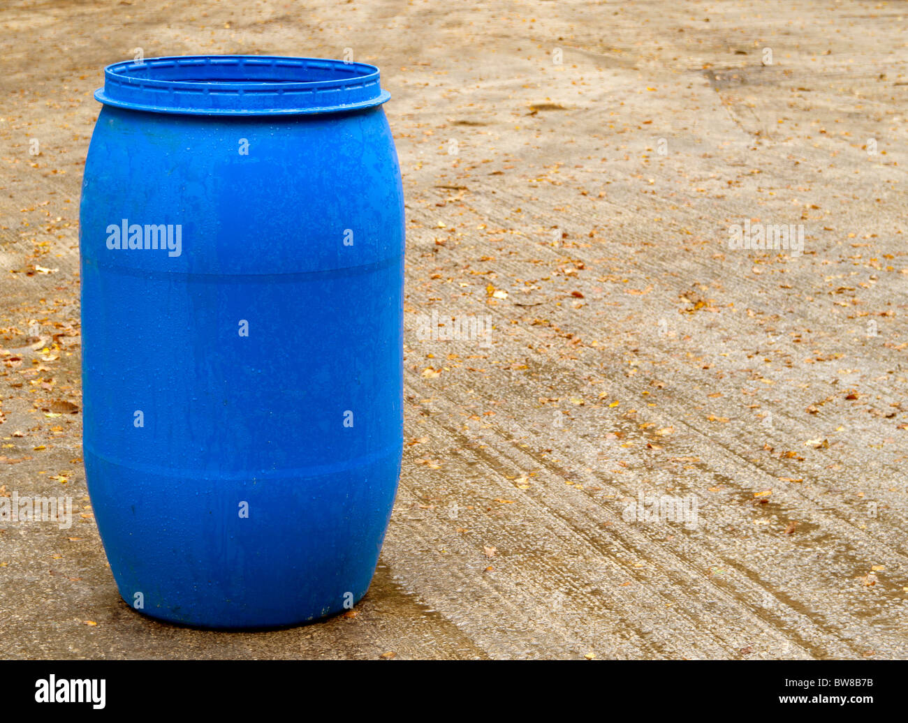 Blue plastic 200ltr barrel hires stock photography and images Alamy