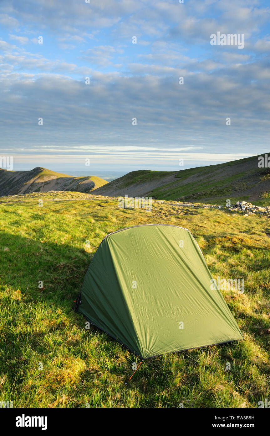 Wild camping on Sand Hill and Hopegill Head in the English Lake District Stock Photo