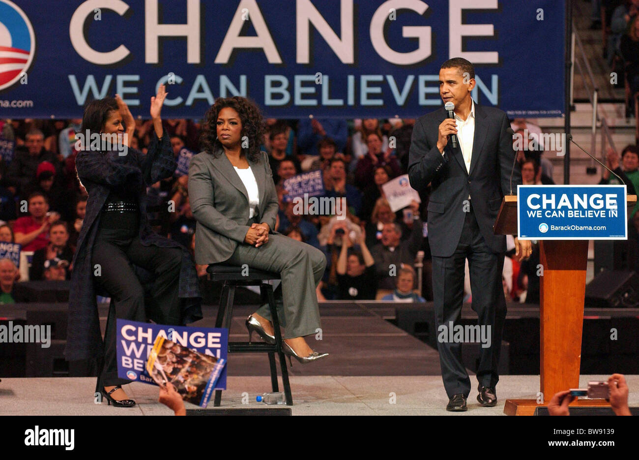 Barack Obama Campaign Rally for Democratic Presidential Primary with ...