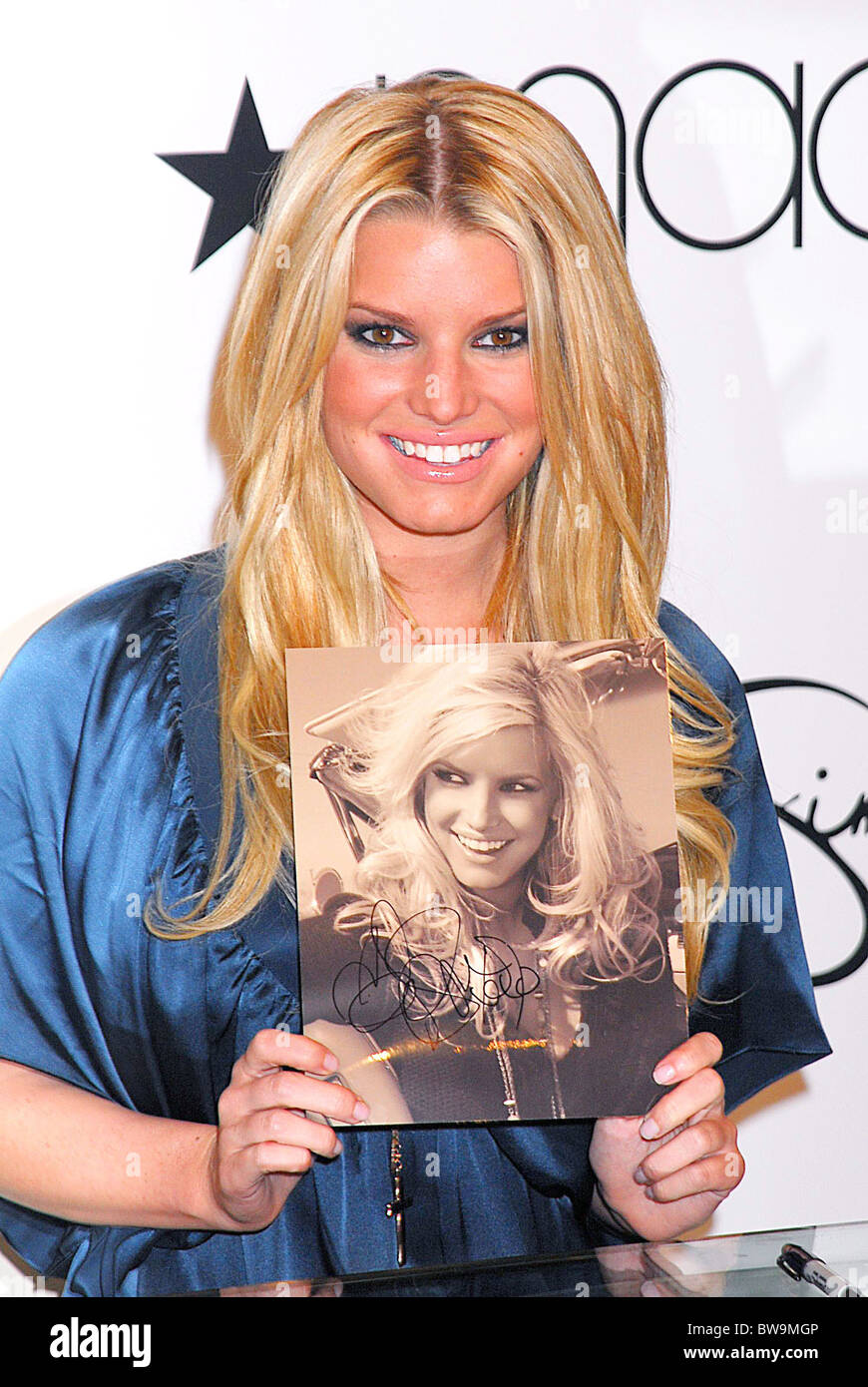Jessica Simpson Promotes Her New Fashion Lines at MACY's Stock Photo