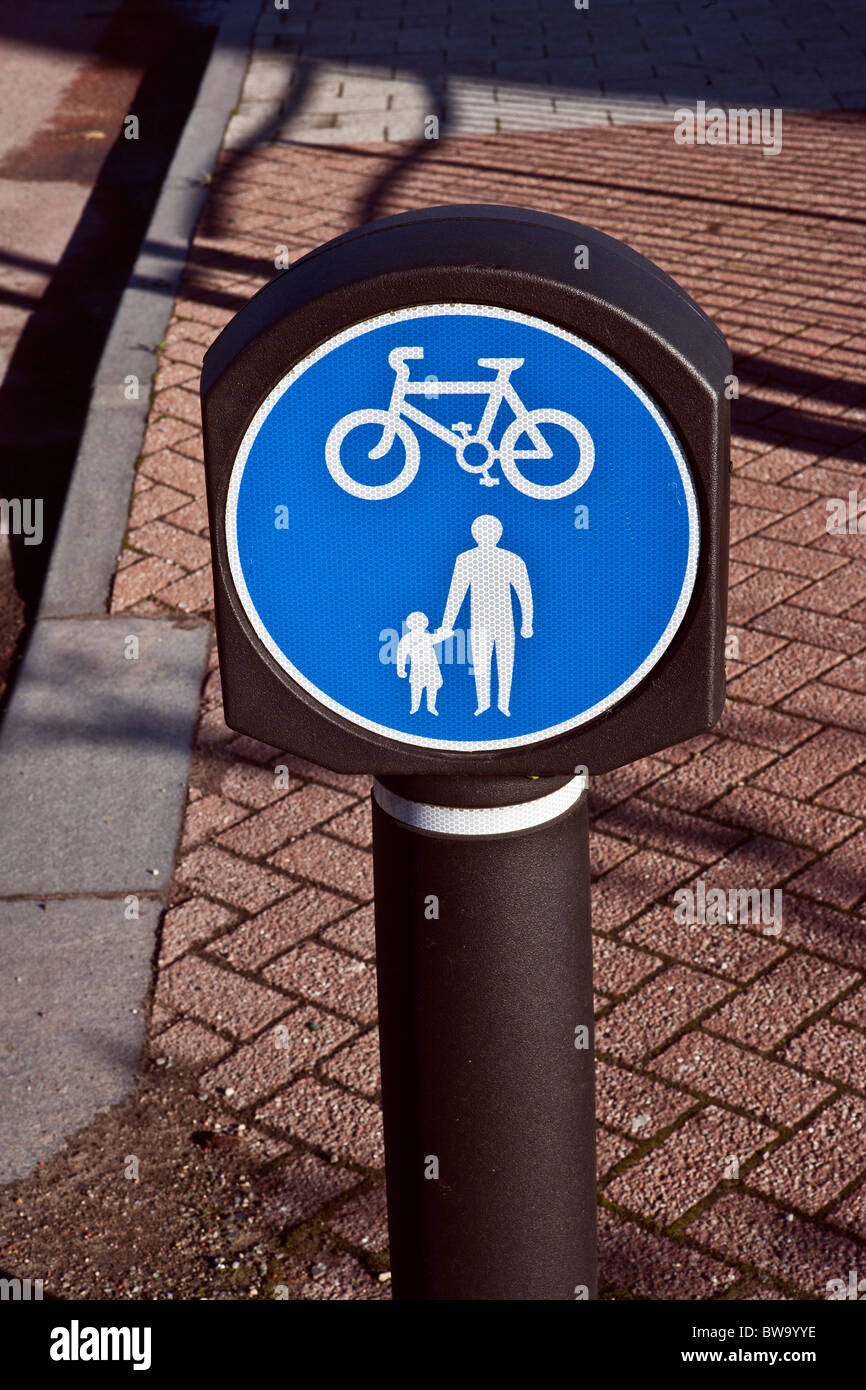 Footpath and Cycle Way sign Stock Photo Alamy
